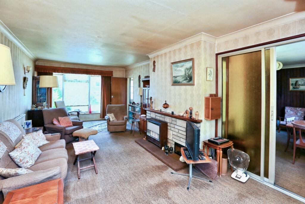 House in Eastleigh, Chandler's Ford - More