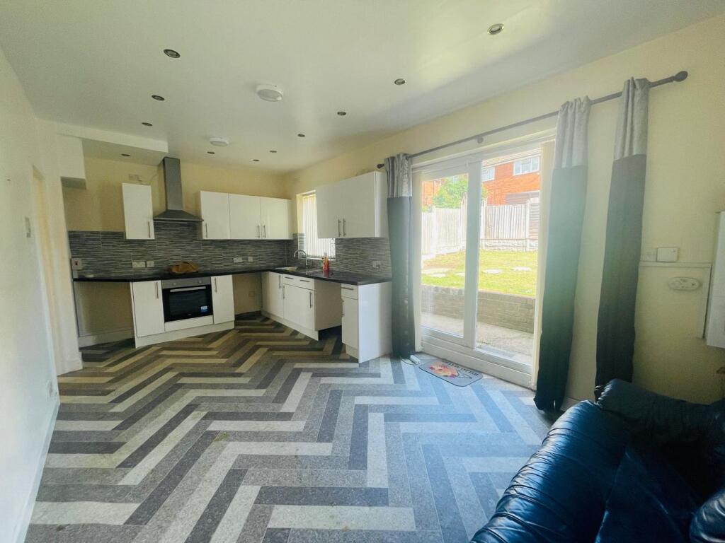 House in Sandwell, West Midlands - View 2