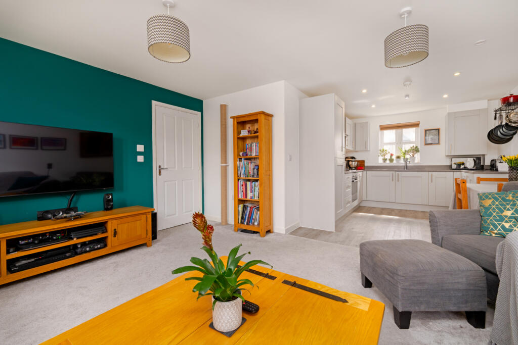 2-bed apartment on Sandford Drive, Bishop's Stortford, Hertfordshire, CM23, £275,000