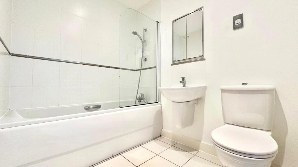 Apartment in London - More