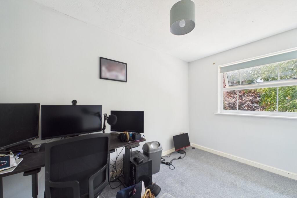 House in Binfield, Bracknell Forest - More