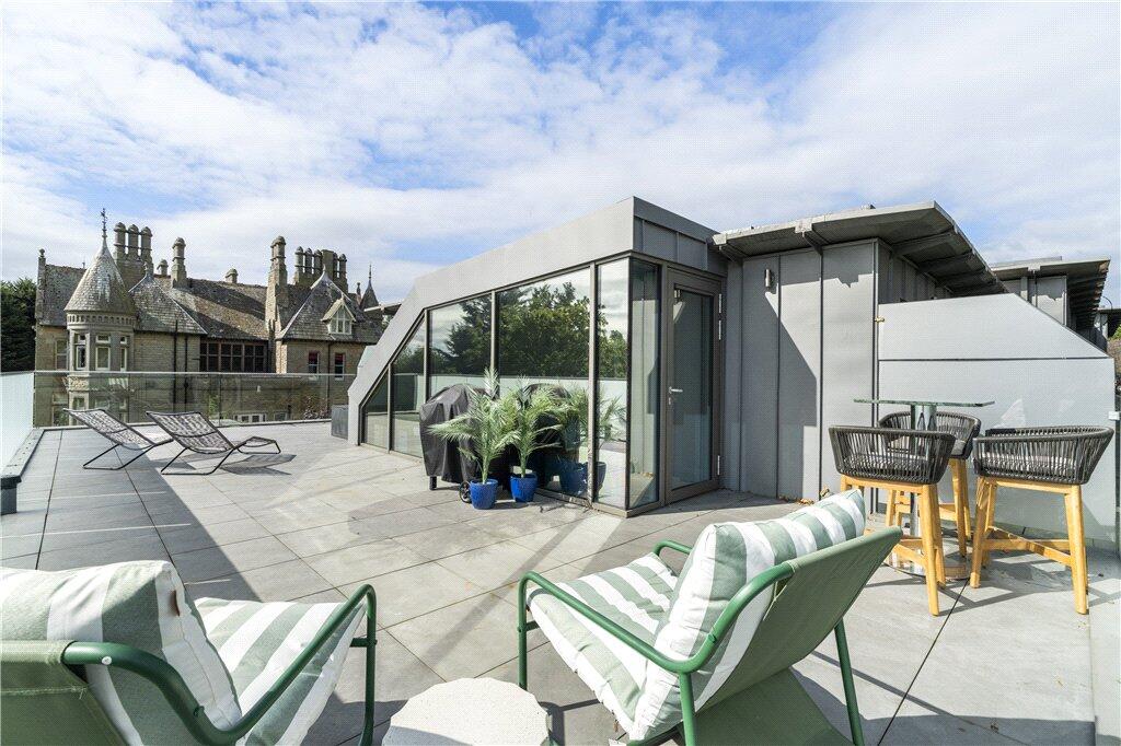 House in Leeds - View 2
