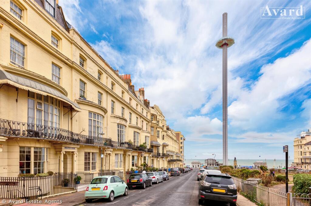 1-bed flat on Regency Square, Brighton, £230,000