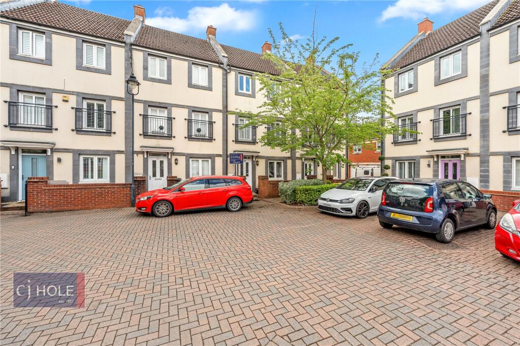 5 bedroom terraced house for rent