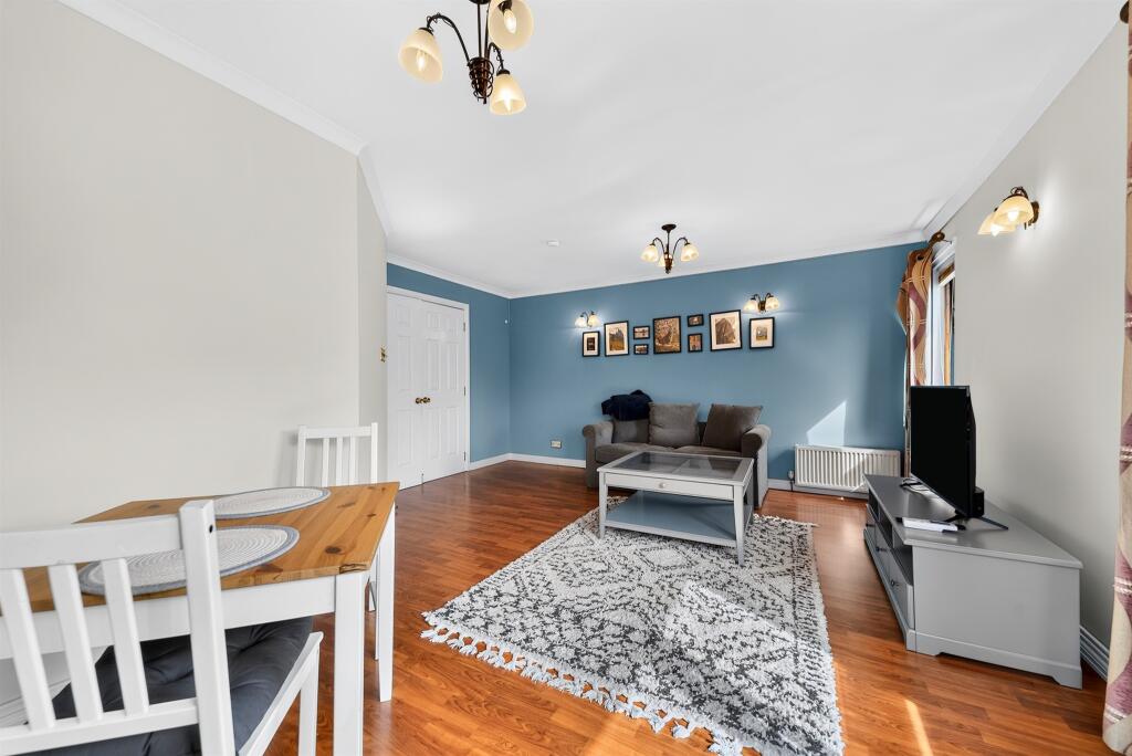 Apartment in Glasgow, South Lanarkshire - View 3