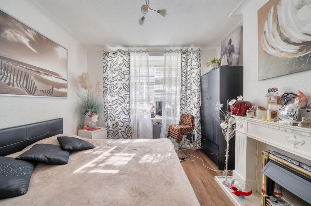 House in London - View 5