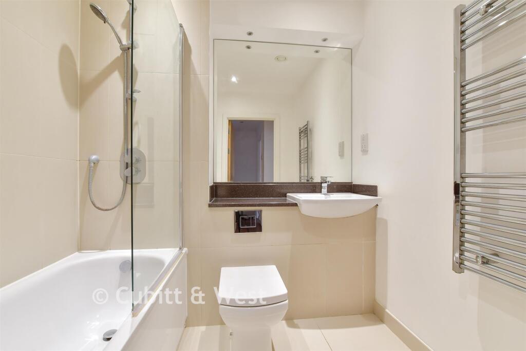 Apartment in Worthing, West Sussex - View 5