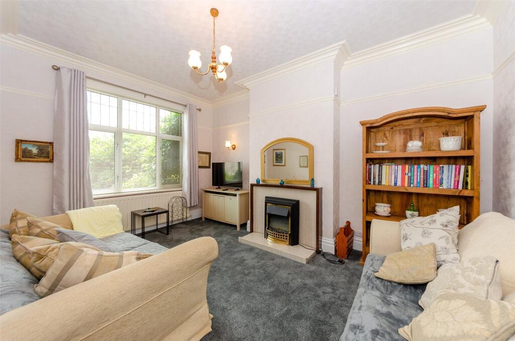 West Road, Old Colwyn, Colwyn Bay, Conwy, LL29 photo 4