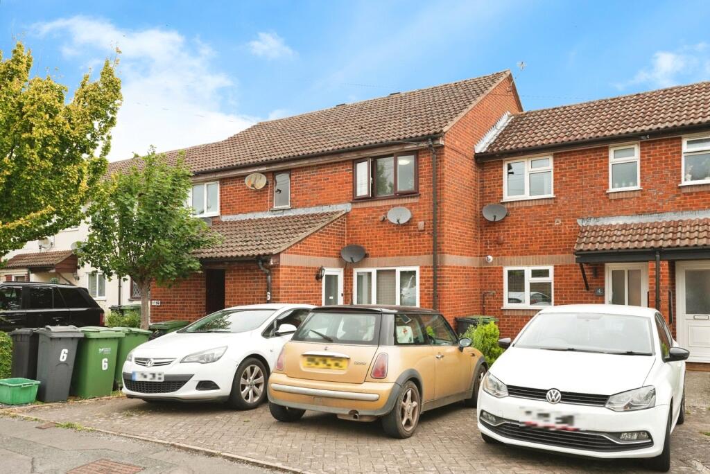Maple Close, Hardwicke, Gloucester, Gloucestershire, GL2 photo 2