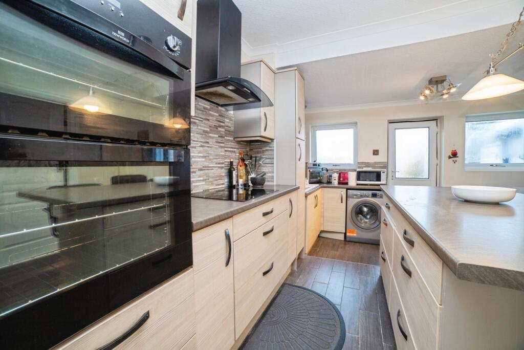 Dalestorth Road, SUTTON-IN-ASHFIELD, Nottinghamshire, NG17 photo 4