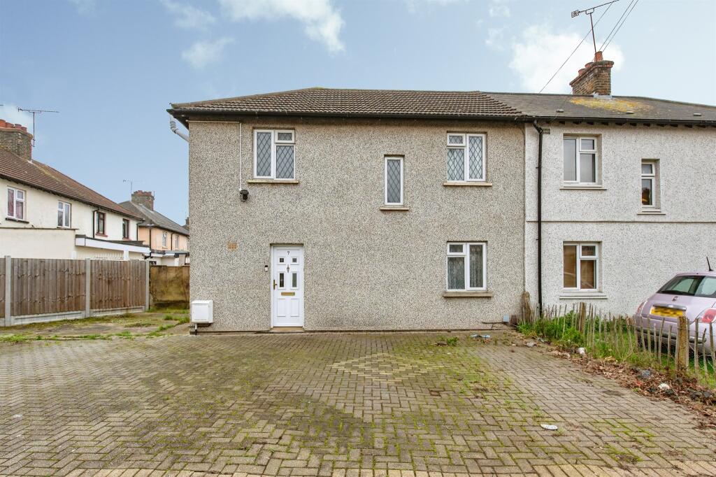 Main image of property: Thurloe Walk, Grays
