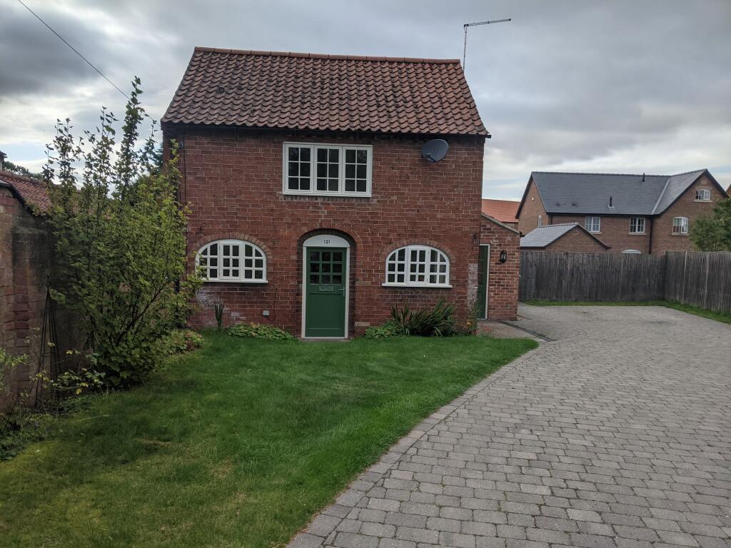 Main image of property: Low Street, Collingham, NG23