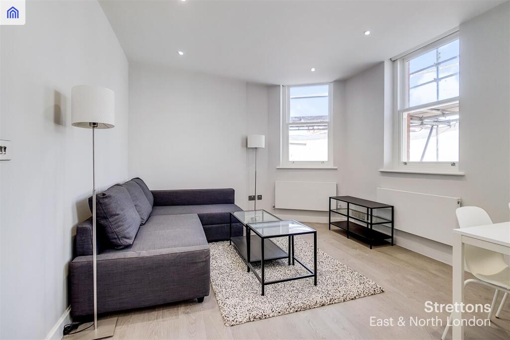 Apartment in London, St. George in the East, Whitechapel - View 2