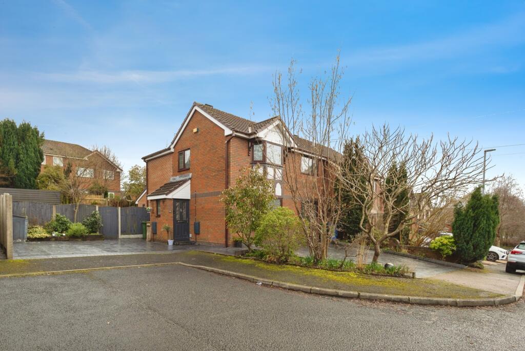 Breckland Close, Stalybridge, Greater Manchester, SK15 photo 2