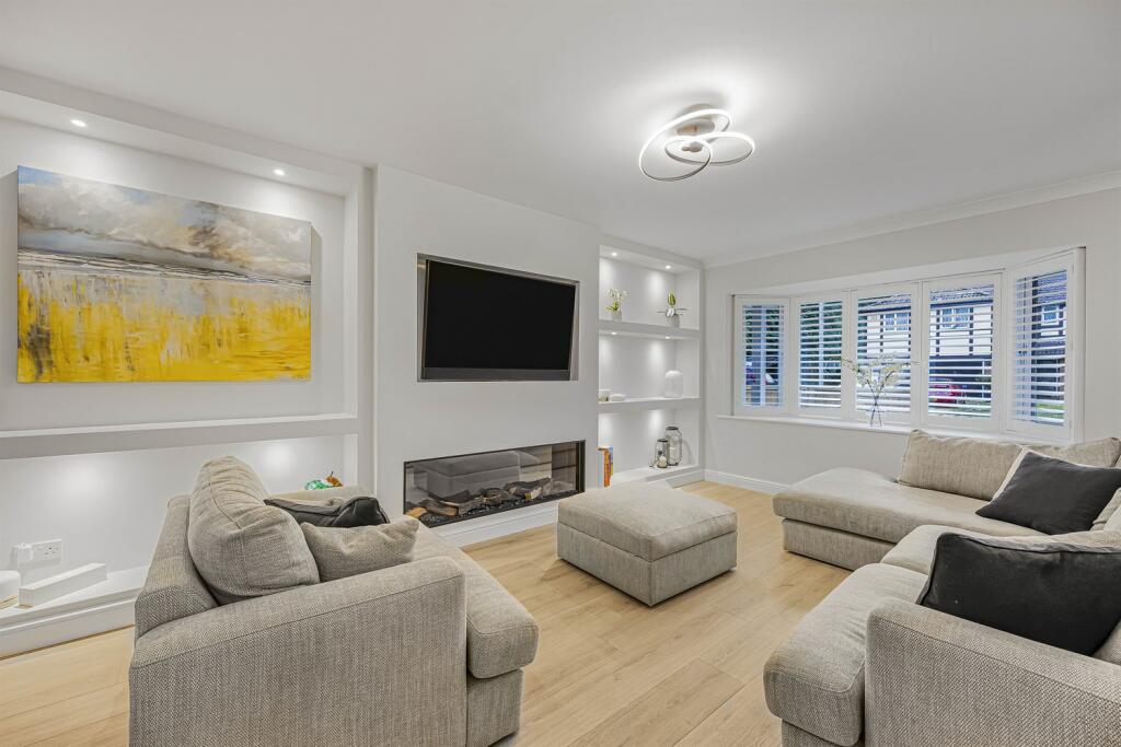 Pinewood Drive, Caversham Heights, Reading photo 2