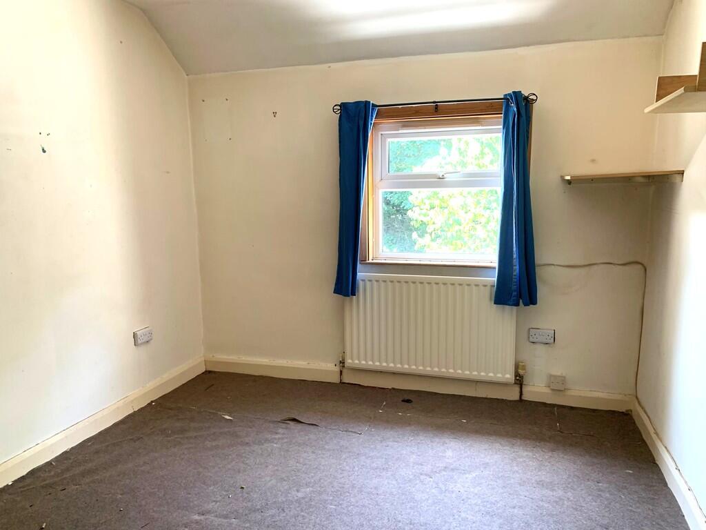Roberts Avenue, Newcastle, Staffordshire, ST5 9ES photo 5