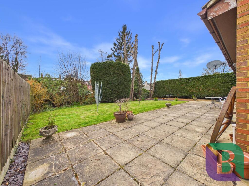 Asplands Close, Milton Keynes photo 3