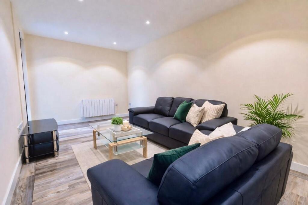 Apartment in Sheffield - View 2