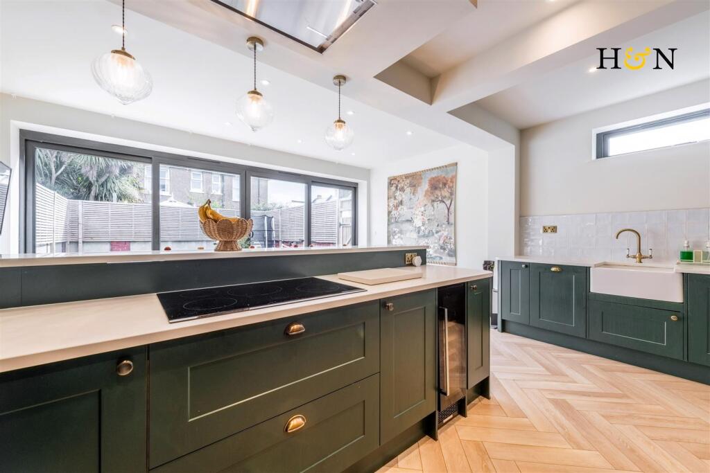 House in Brighton - View 5