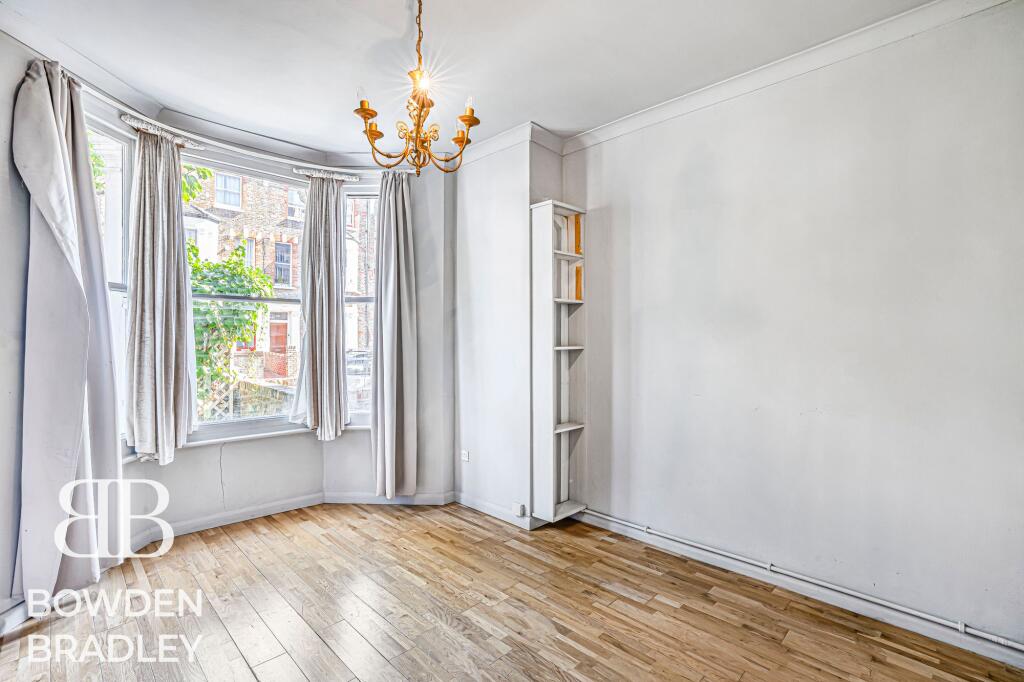 Apartment in London - View 5