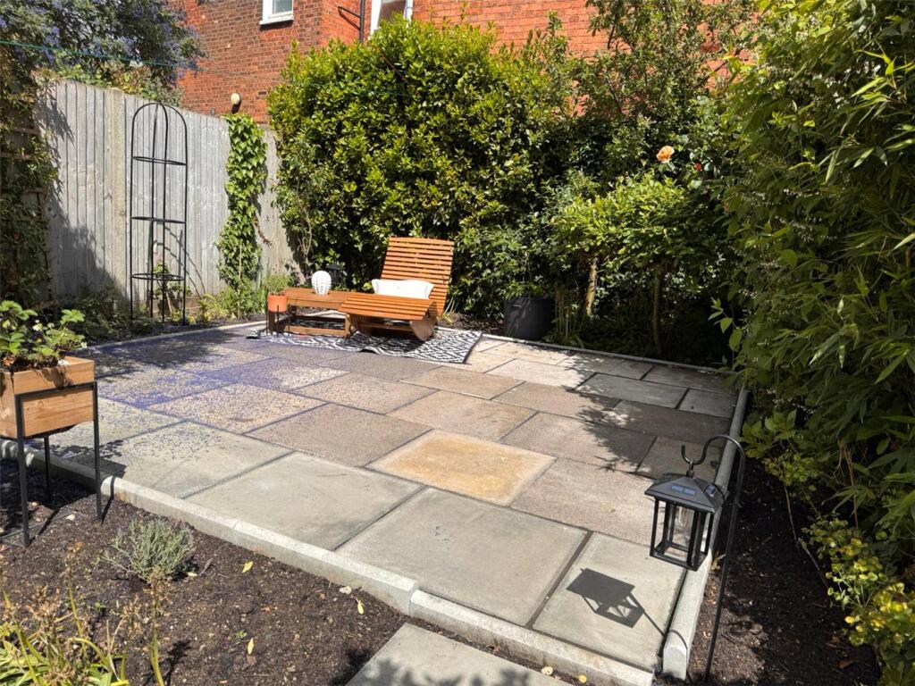 2 bedroom terraced house for rent