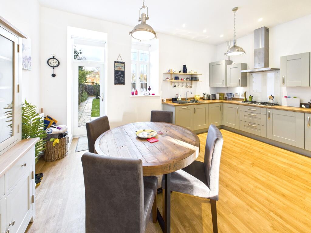 Luytens Court, Upper Rissington photo 2