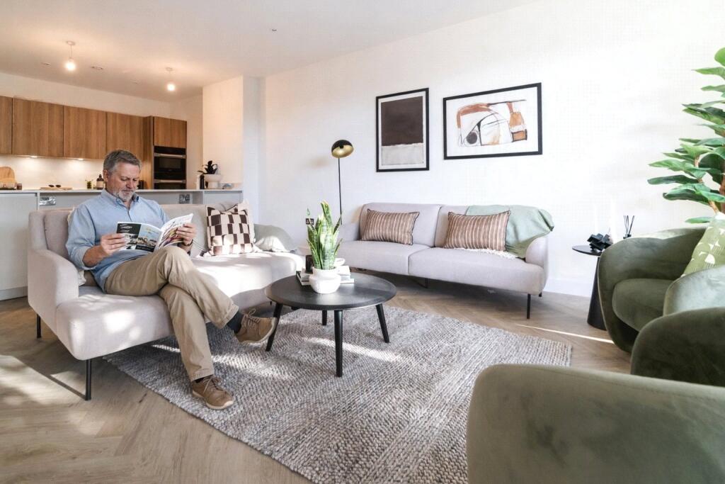 Apartment in Wirral, Liverpool City Region - View 4