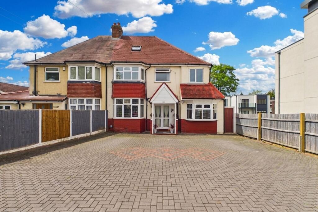 Main image of property: Baldwins Lane, Birmingham, B28