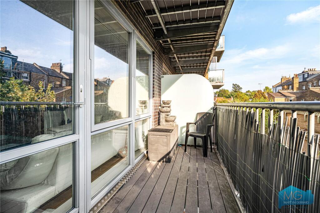 Apartment in London - View 3