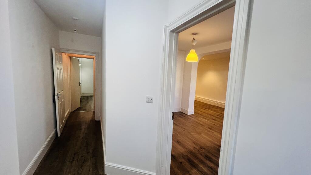 House in Slough - View 5