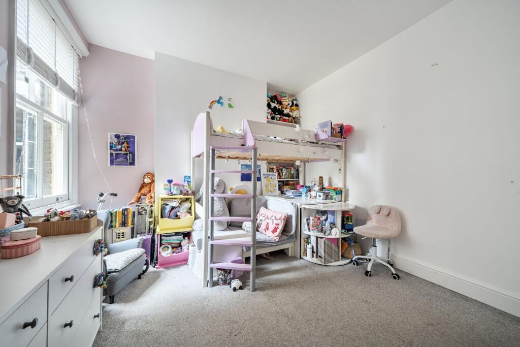 Apartment in London - View 6