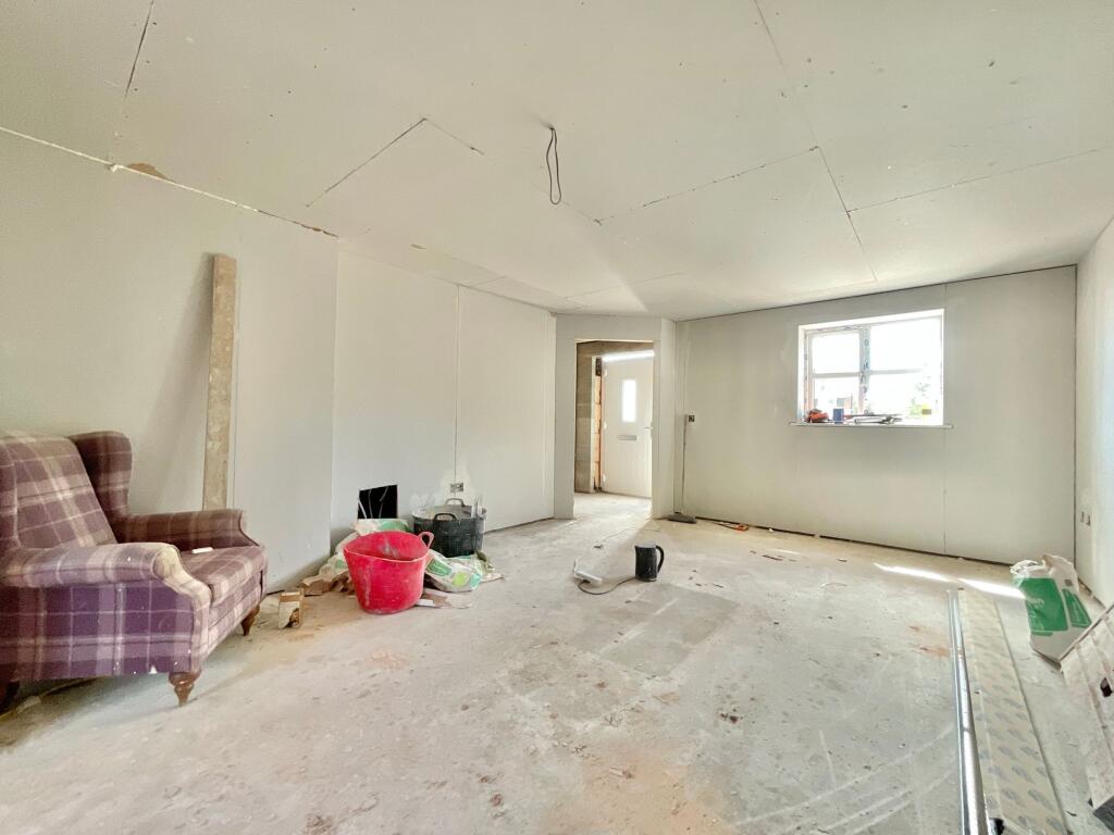 House in Stoke-on-Trent - More