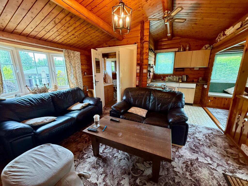 Cabin 186, Trawsfynydd Holiday Village, Bron Aber Trawsfynydd, LL41 4YB  photo 4