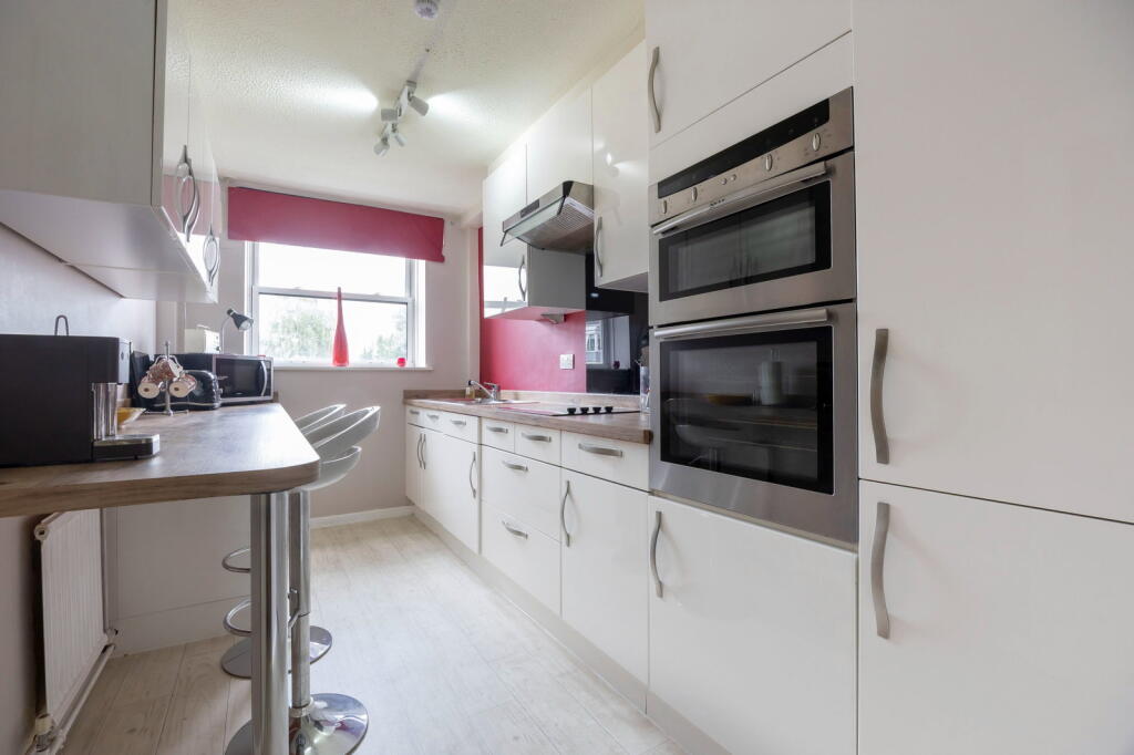 Apartment in Cheltenham, Marle Hill, Prestbury - View 3