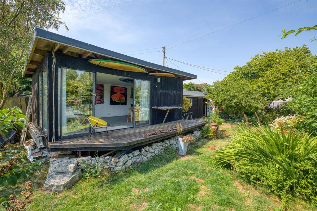 A Beautifully Reimagined Somerset Barn with Studio Buildings Near Wells photo 3