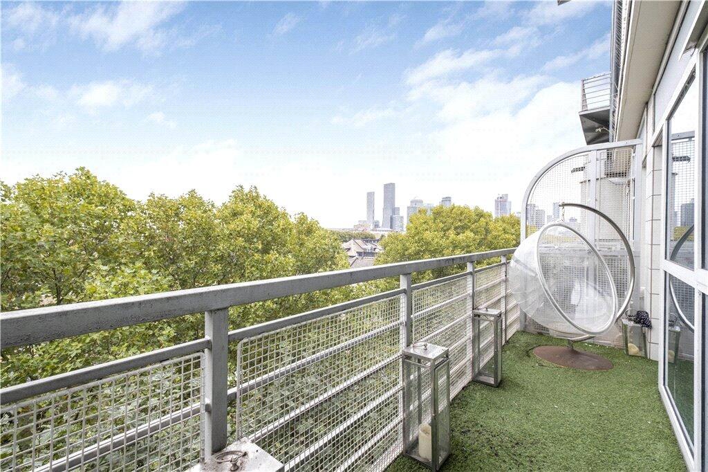 Apartment in London - View 5