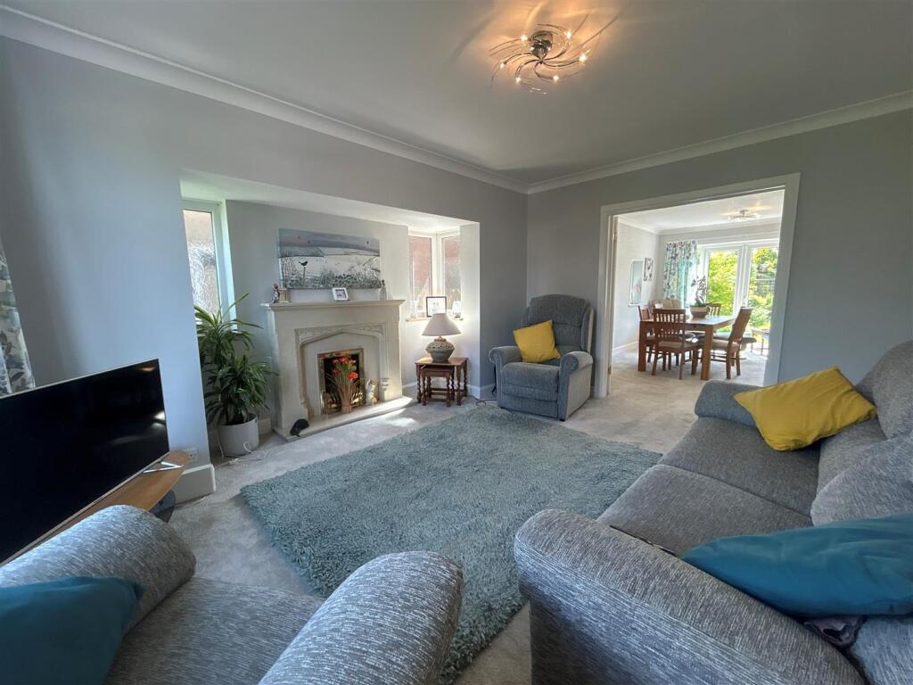 Newhall Avenue, Heald Green photo 2