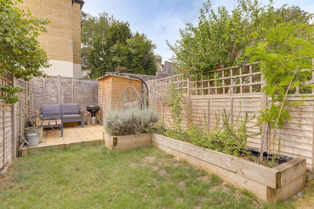 House in London - View 5