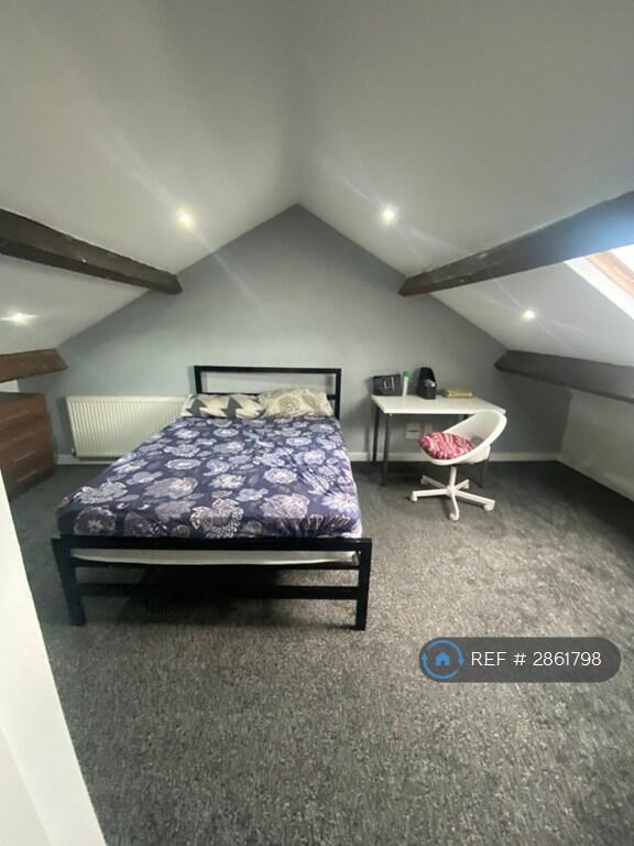 House in Leeds - View 2
