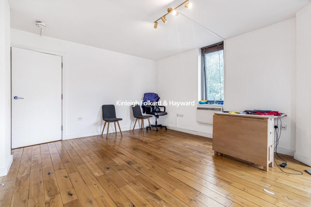 Apartment in London - More