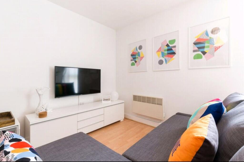 Apartment in Birmingham, West Midlands - View 4