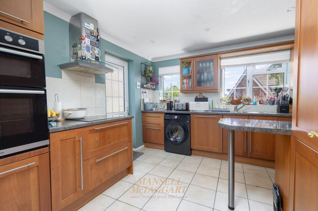 Burleigh Way, Crawley Down, RH10 - View 4