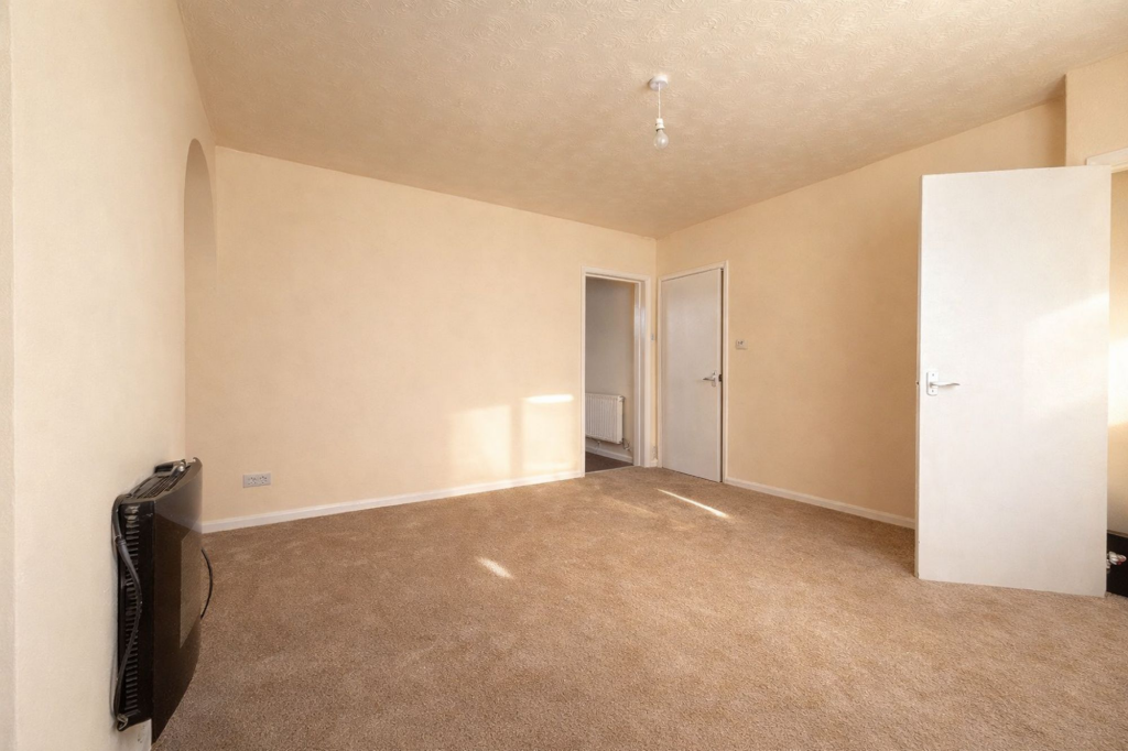 Roseland Avenue, Devizes, SN10 photo 3