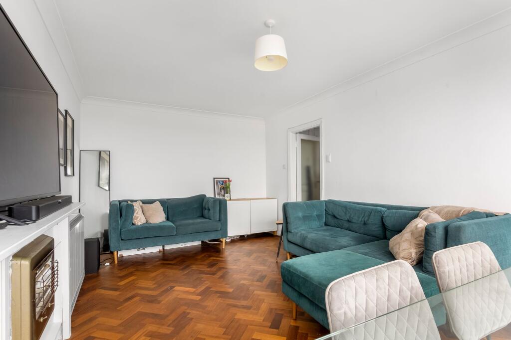 Apartment in Hove, Brighton and Hove - View 4