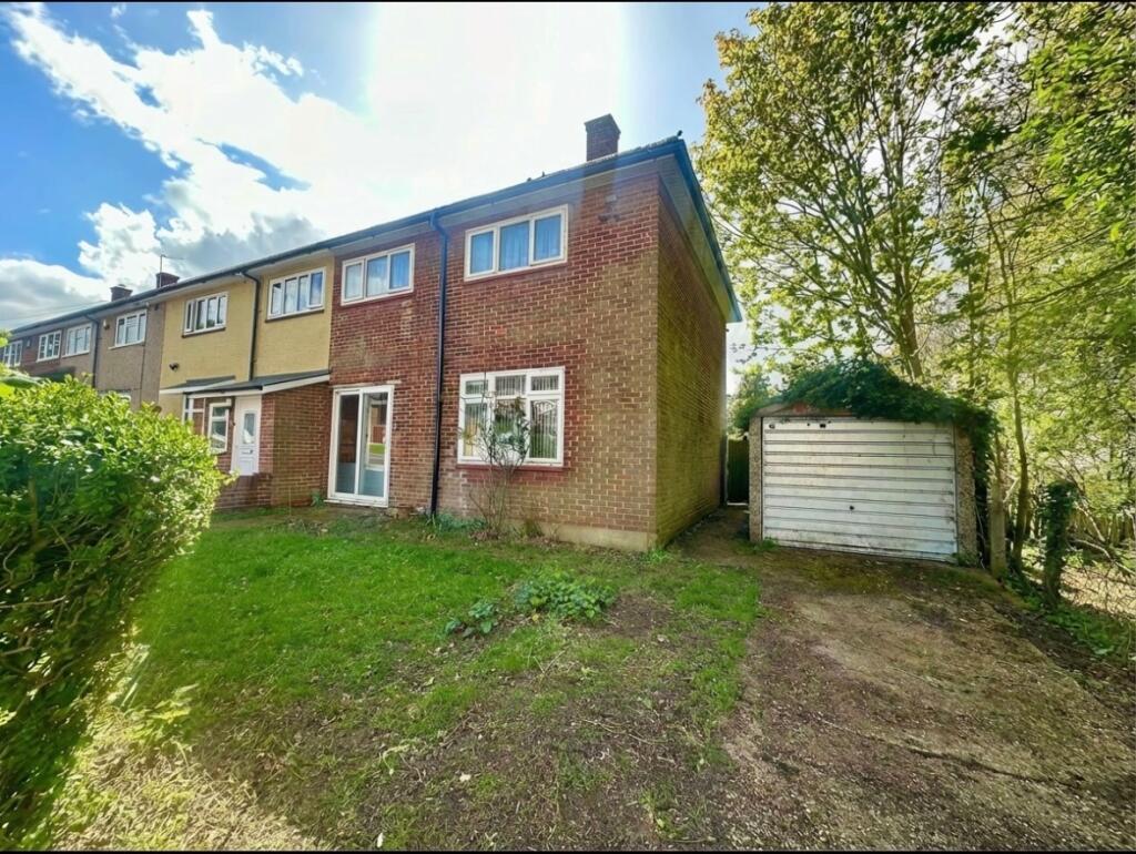 3-bed terraced on Wickford Drive, Harold HIl, £375,000