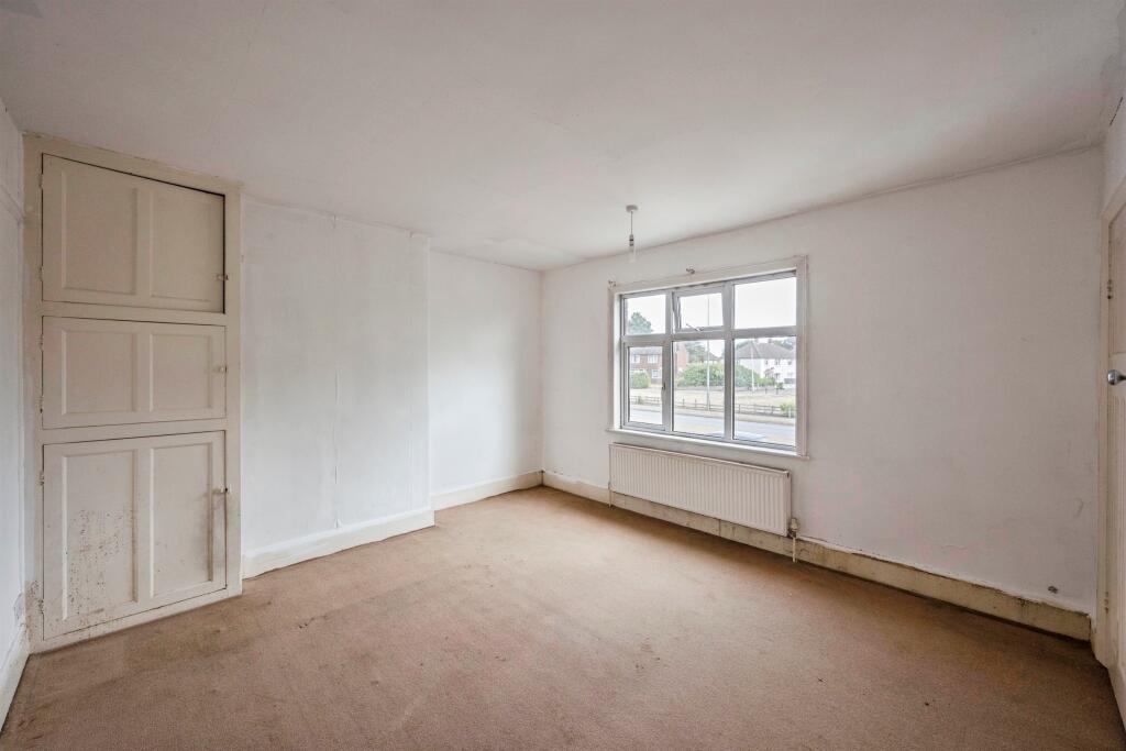 House in Doncaster, North Lincolnshire - More