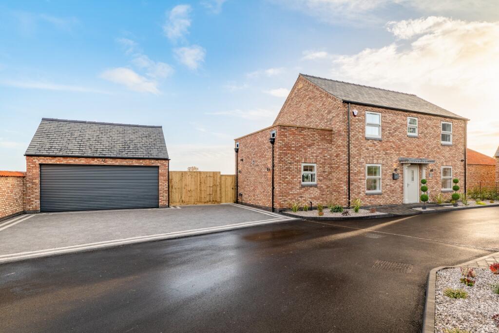 Main image of property: Oakwell Close, Skellingthorpe, Lincoln, Lincolnshire, LN6 5AL
