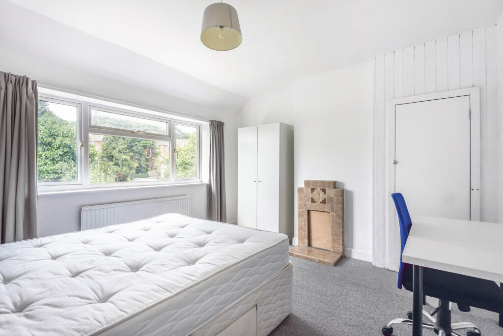 Rydes Hill Road, Guildford, GU2 - More