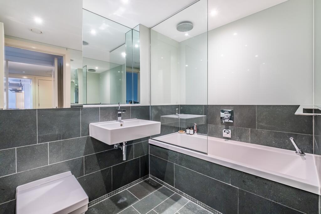 Apartment in London, Grosvenor Waterside, Pimlico - More