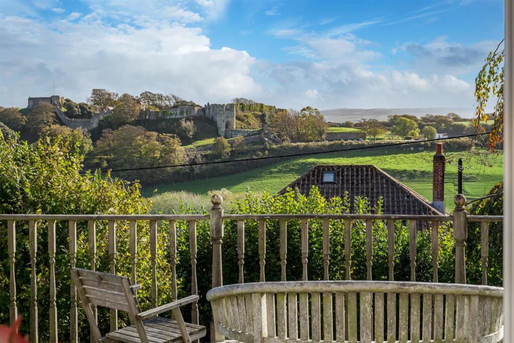 Nodgham Lane, Carisbrooke photo 2